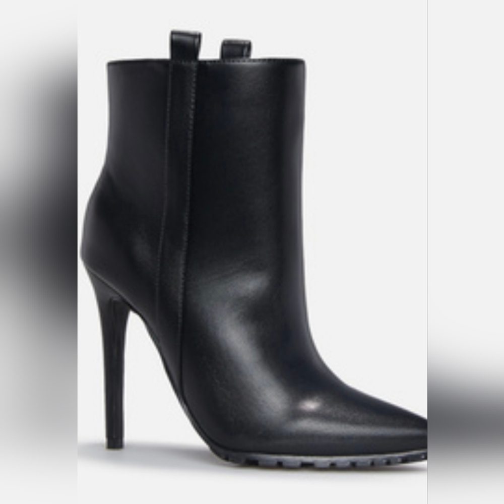 Shoe Dazzle Black Heeled Ankle Boots